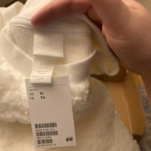 Never worn shearling white long sleeve sweater tee H&M